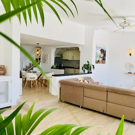 Luxury With Sea View, Private Jacuzzi & Heated Pool Villa San Miguel de Abona