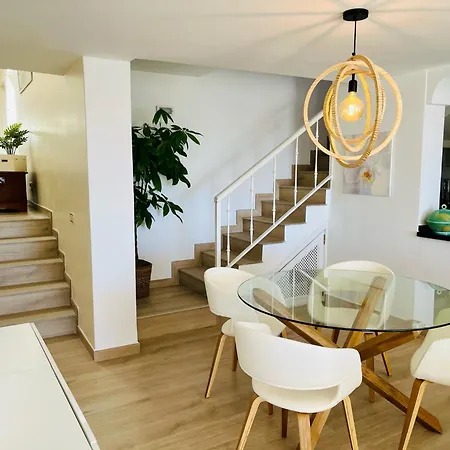 Villa Luxury With Sea View, Private Jacuzzi & Heated Pool
