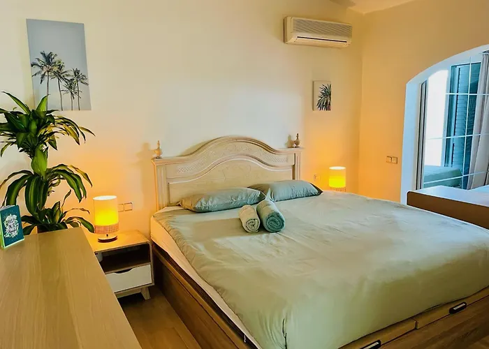 Luxury With Sea View, Private Jacuzzi & Heated Pool فيلة *