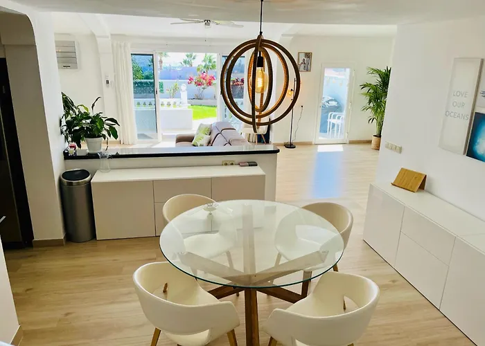 فيلة Luxury With Sea View, Private Jacuzzi & Heated Pool سان ميغيل ذي أبونا