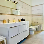 Luxury With Sea View, Private Jacuzzi & Heated Pool *