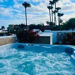 Luxury With Sea View, Private Jacuzzi & Heated Pool