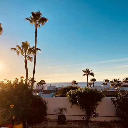 Luxury Villa With Sea View, Private Jacuzzi & Heated Pool San Miguel de Abona