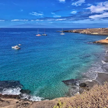 Luxury With Sea View, Private Jacuzzi & Heated Pool וילה *