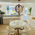 וילה Luxury With Sea View, Private Jacuzzi & Heated Pool סן מיגל דה אבונה
