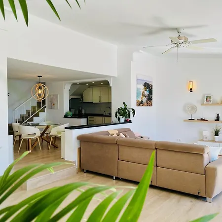 With Sea View And Luxury Heated Pool