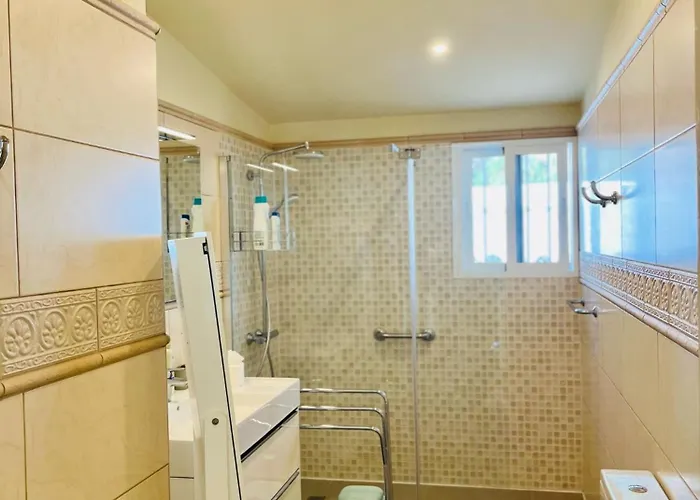 Βίλα Luxury With Sea View, Private Jacuzzi & Heated Pool *