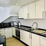 Villa Luxury With Sea View, Private Jacuzzi & Heated Pool