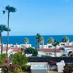 Luxury With Sea View, Private Jacuzzi & Heated Pool Villa