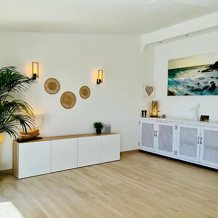 Luxury With Sea View, Private Jacuzzi & Heated Pool Willa