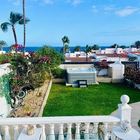 Luxury With Sea View, Private Jacuzzi & Heated Pool Villa San Miguel de Abona