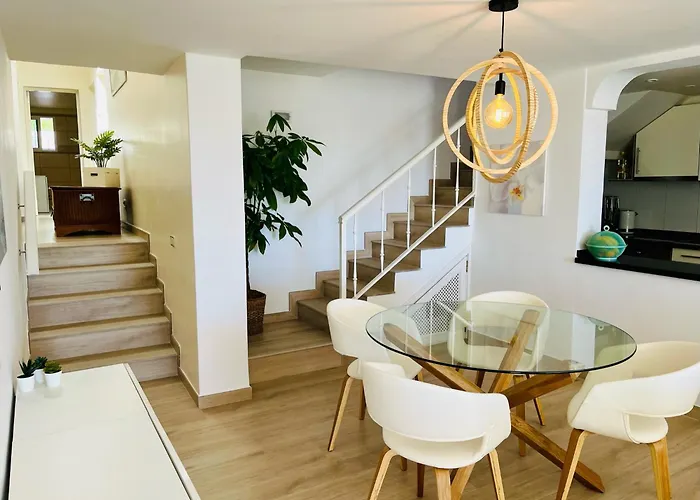 Willa Luxury With Sea View, Private Jacuzzi & Heated Pool